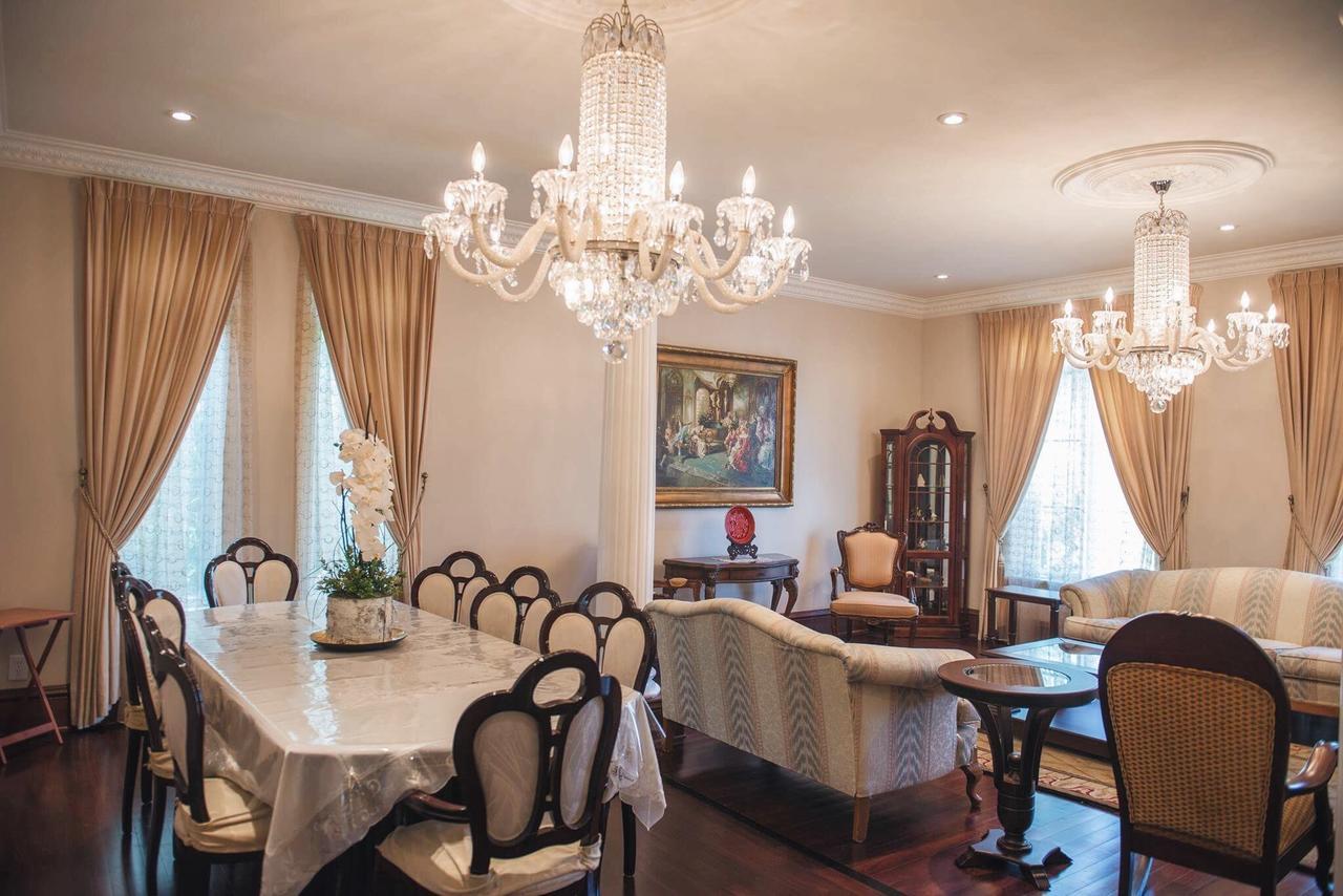 Jstlikehome - Luxury Mansion & Guesthouse オタワ エクステリア 写真