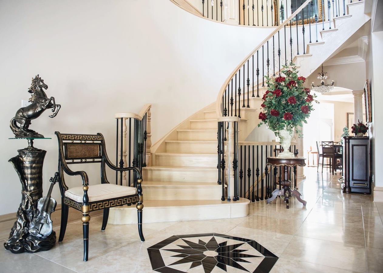 Jstlikehome - Luxury Mansion & Guesthouse オタワ エクステリア 写真